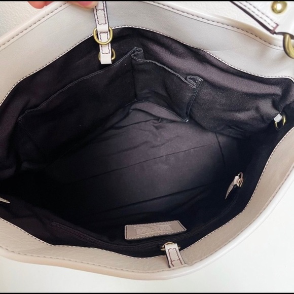 Coach cream leather and canvas bag. Like new condition. - Picture 4 of 8